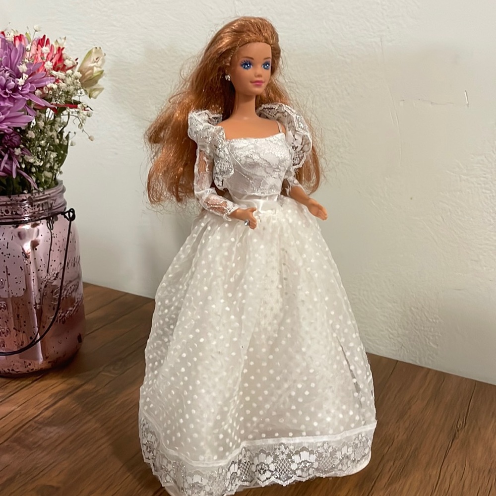 1985 barbie- wedding gown
